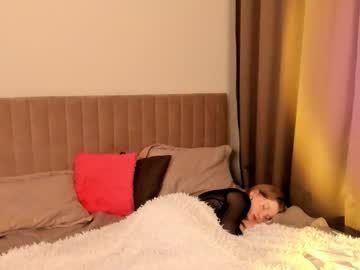 Stream thumbnail arianaabramek