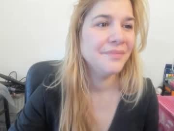 Stream thumbnail artsyandcraftsy_