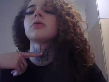 Stream thumbnail curvyyus