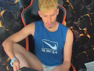 Stream thumbnail davilap_toyboy