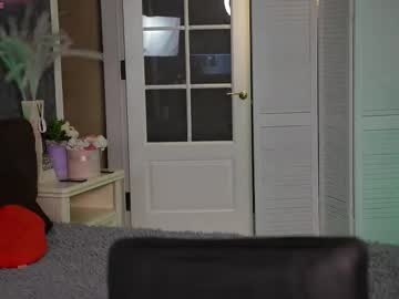 Stream thumbnail dinacandy