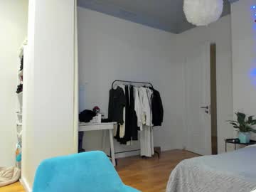 Stream thumbnail ewelynscott