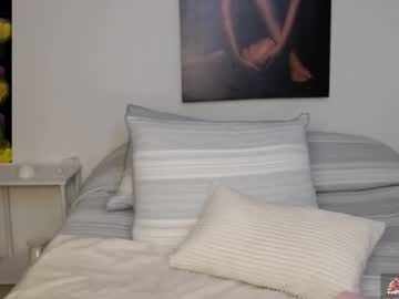 Stream thumbnail isabella_696