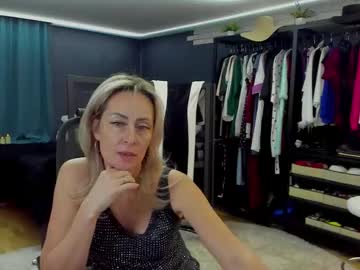 Stream thumbnail julia__cherry_