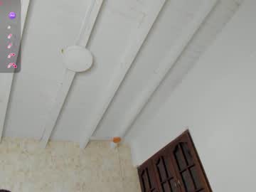 Stream thumbnail layla_mackenzie01