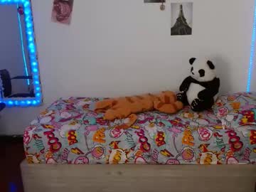 Stream thumbnail lola__vip