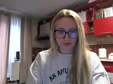 Stream thumbnail melly_rosey