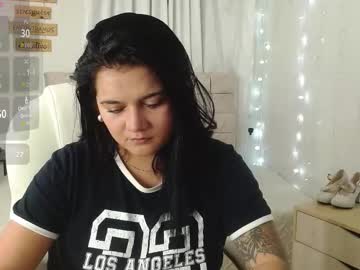 Stream thumbnail mia_traveluxe