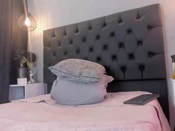 Stream thumbnail naomi__blair