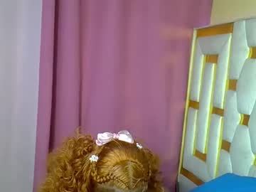 Stream thumbnail petite_lunar