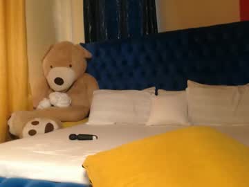 Stream thumbnail prettyquee