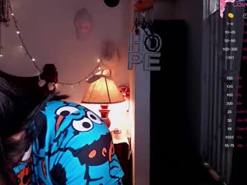 Stream thumbnail queen__abby