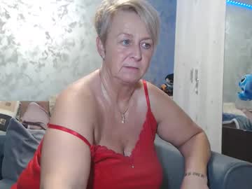 Stream thumbnail roses_and_lillies