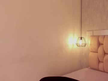 Stream thumbnail roxie_summers