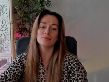 Stream thumbnail save_the_qween