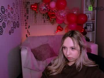 Stream thumbnail tiffani_murr