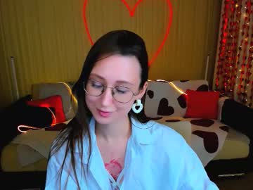 Stream thumbnail yourlovelystoryy